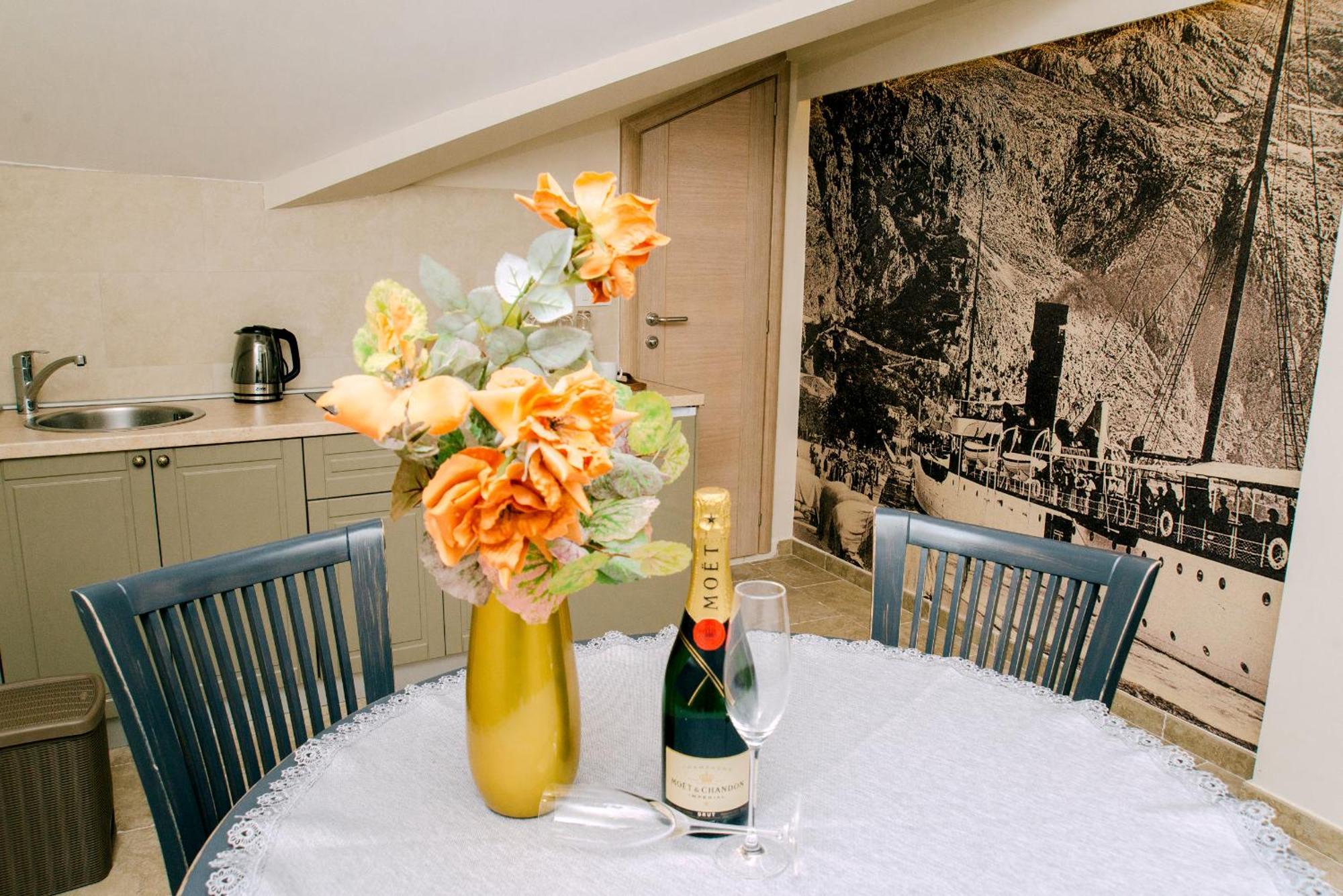 D & Sons Apartments Kotor Phòng bức ảnh