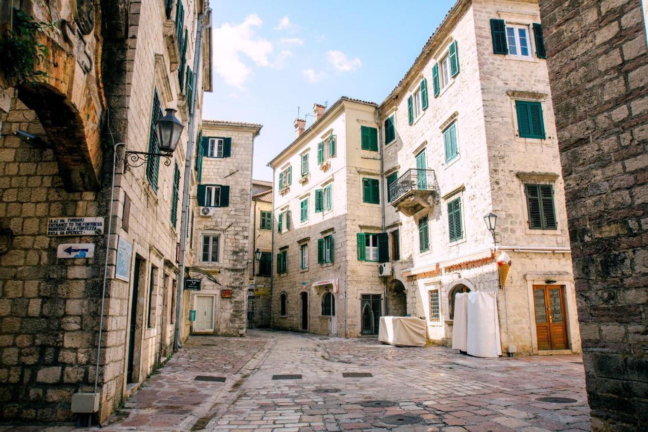 D & Sons Apartments Kotor Ngoại thất bức ảnh